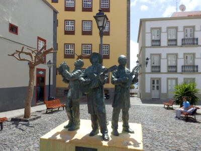 santa-cruz-de-la-palma-0338y-socha-hudebnici